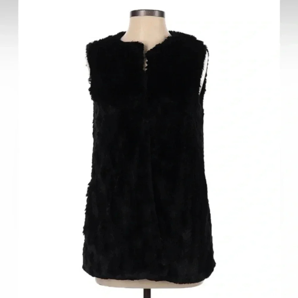 Betsey Johnson Reversible Black Chevron Print Faux Fur Vest Size XS Like New